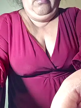 Snapshot of curvy_diva_ chatting on April 10, 2026, 9:25 am curvy diva online show from April 10, 2026, 9:25 am