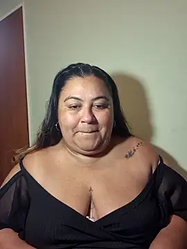 Snapshot of curvy_diva_ chatting on April 12, 2026, 2:27 am curvy diva online show from April 12, 2026, 2:27 am