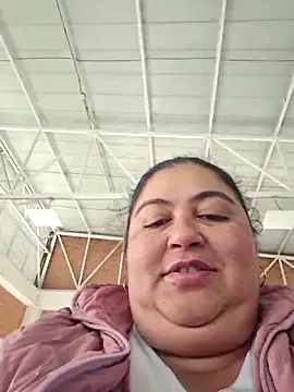 Snapshot of curvy_diva_ chatting on April 16, 2026, 11:22 am curvy diva online show from April 16, 2026, 11:22 am