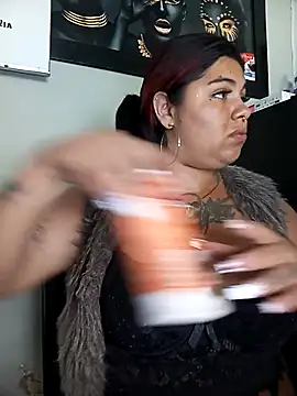 snow belle online show from October 10, 2025, 9:03 pm