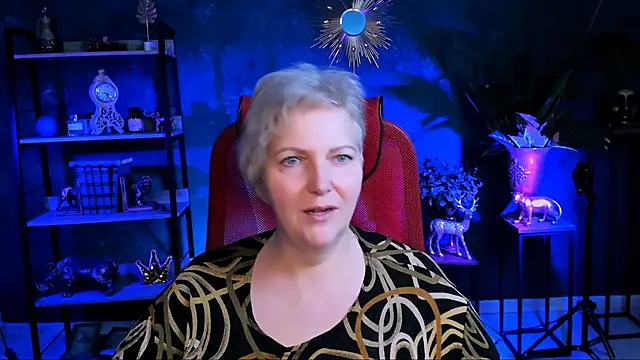 Snapshot of MaryMogan chatting on October 13, 2025, 12:38 pm MaryMogan online show from October 13, 2025, 12:38 pm