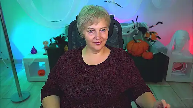 MaryMogan online show from October 24, 2025, 4:09 am