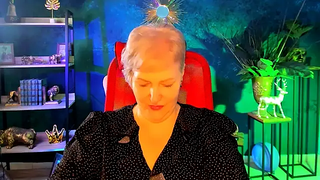 MaryMogan online show from November 25, 2025, 5:18 am