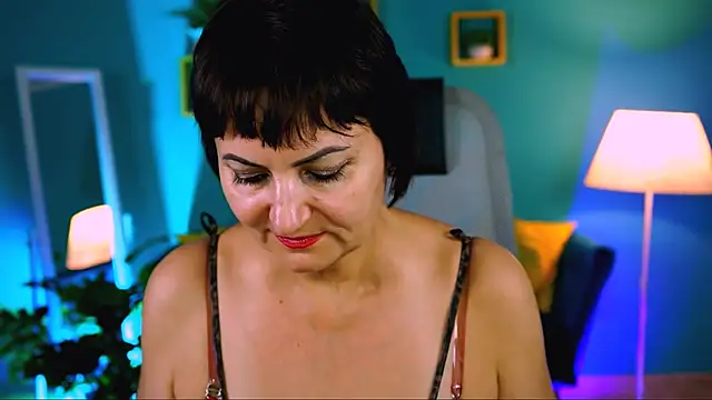 HelenBeler online show from November 16, 2025, 12:55 pm