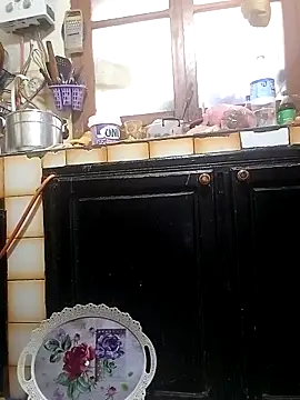 Mayamimi online show from October 31, 2025, 7:42 am