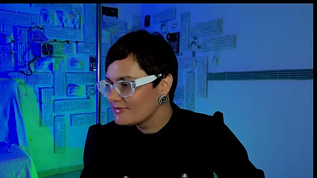 Snapshot of LauraDavidsons chatting on October 5, 2025, 4:05 pm LauraDavidsons online show from October 5, 2025, 4:05 pm