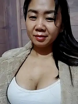 Snapshot of Binjt chatting on October 17, 2025, 11:29 pm Binjt online show from October 17, 2025, 11:29 pm