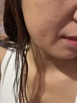 Snapshot of Binjt chatting on November 11, 2025, 6:24 am Binjt online show from November 11, 2025, 6:24 am