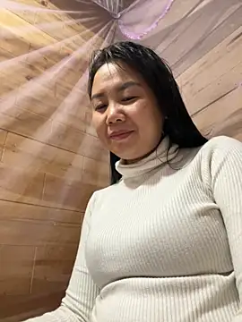 Snapshot of Binjt chatting on February 7, 2026, 6:11 pm Binjt online show from February 7, 2026, 6:11 pm