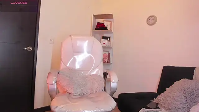 Snapshot of Angeel_of_lust chatting on November 29, 2025, 4:37 am Angeel of lust online show from November 29, 2025, 4:37 am