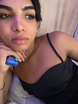 VeronicaSaenzx online show from December 5, 2025, 8:27 pm