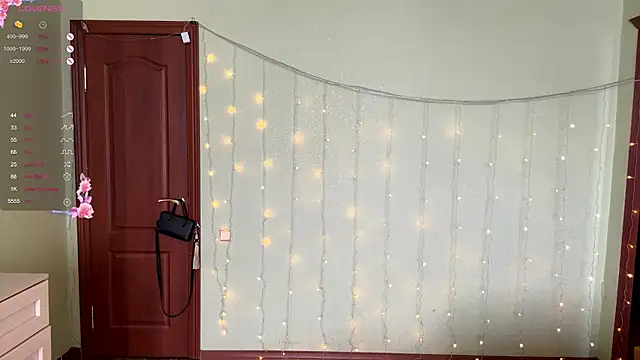 Snapshot of SweetJinny88 chatting on March 10, 2026, 9:25 am SweetJinny88 online show from March 10, 2026, 9:25 am