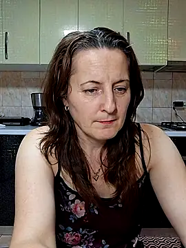 Fluturas2 online show from November 16, 2025, 9:09 pm