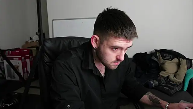 Snapshot of Mike_Platano chatting on December 13, 2025, 8:25 pm Mike Platano online show from December 13, 2025, 8:25 pm