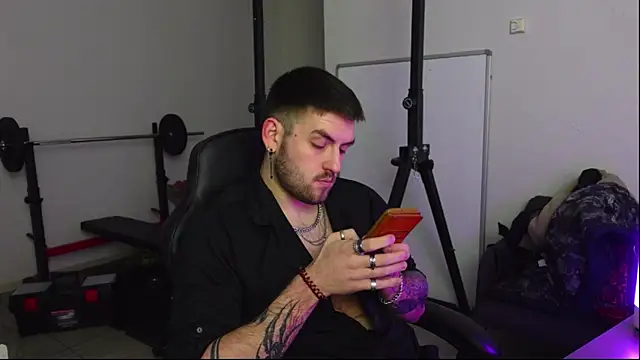 Snapshot of Mike_Platano chatting on December 16, 2025, 9:53 pm Mike Platano online show from December 16, 2025, 9:53 pm