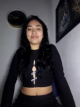 AmberGold- online show from November 2, 2025, 7:33 am