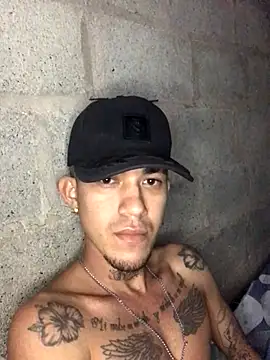 Snapshot of tattoos22 chatting on October 30, 2025, 12:50 pm tattoos22 online show from October 30, 2025, 12:50 pm