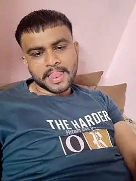 Snapshot of Frvgggghh chatting on February 25, 2026, 3:27 am Frvgggghh online show from February 25, 2026, 3:27 am