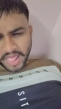 Snapshot of Frvgggghh chatting on March 1, 2026, 6:37 am Frvgggghh online show from March 1, 2026, 6:37 am