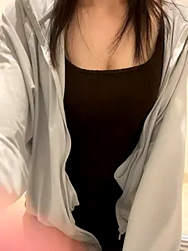 Snapshot of yayoi_jp chatting on November 4, 2025, 4:06 pm yayoi jp online show from November 4, 2025, 4:06 pm