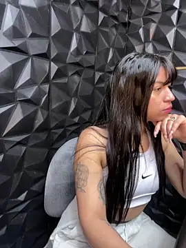 lil charme online show from September 14, 2025, 2:05 pm