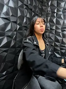 lil charme online show from October 4, 2025, 6:06 pm