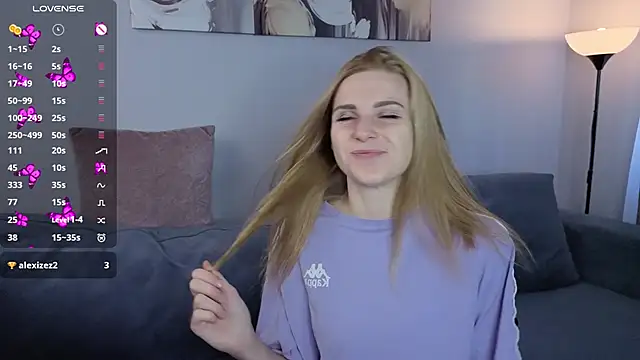 Snapshot of HelenMartines chatting on September 28, 2025, 10:31 am HelenMartines online show from September 28, 2025, 10:31 am