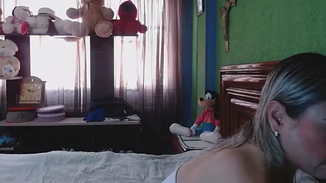 Snapshot of _Charlize_theron_ chatting on November 11, 2025, 5:57 pm Charlize theron online show from November 11, 2025, 5:57 pm