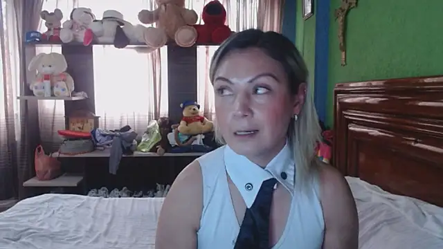 Snapshot of _Charlize_theron_ chatting on December 18, 2025, 5:08 pm Charlize theron online show from December 18, 2025, 5:08 pm