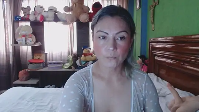 Snapshot of _Charlize_theron_ chatting on December 21, 2025, 2:46 pm Charlize theron online show from December 21, 2025, 2:46 pm