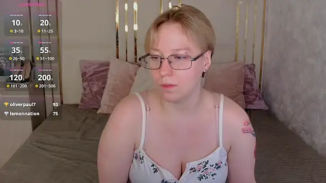 AlexandraGreen online show from May 16, 2026, 12:40 am