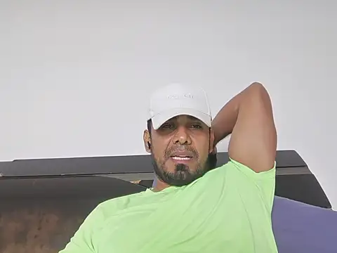 Camilo210520 online show from July 9, 2026, 7:29 pm