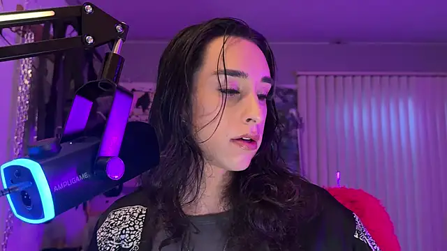 xoFrankie online show from April 12, 2026, 1:32 am