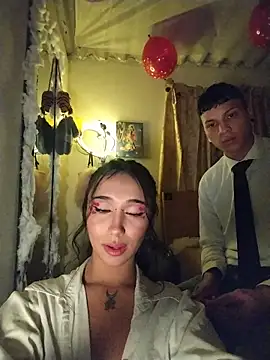 Snapshot of Ella_rr chatting on February 7, 2026, 3:54 am Ella rr online show from February 7, 2026, 3:54 am