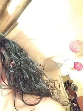 Snapshot of Ella_rr chatting on February 18, 2026, 9:55 pm Ella rr online show from February 18, 2026, 9:55 pm