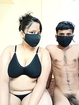 Snapshot of Beautiful_couple_70 chatting on February 12, 2026, 6:03 pm Beautiful couple 70 online show from February 12, 2026, 6:03 pm