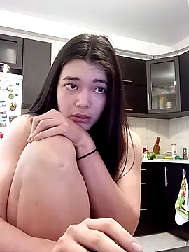 Snapshot of Albi_Glow chatting on December 17, 2025, 10:43 am Albi Glow online show from December 17, 2025, 10:43 am