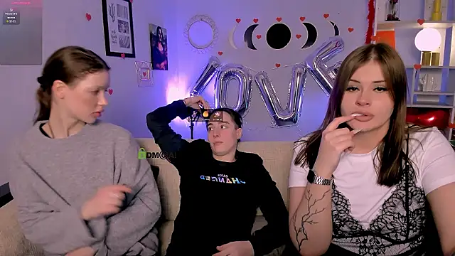 Snapshot of khloebeauty chatting on February 13, 2026, 8:16 pm khloebeauty online show from February 13, 2026, 8:16 pm