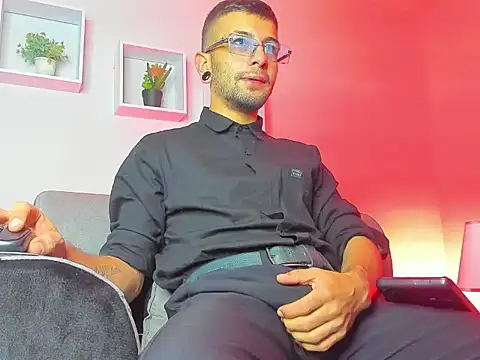 Tayler bennet  online show from September 20, 2025, 3:40 am