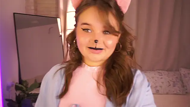 Anna Nicol online show from October 28, 2025, 1:25 pm