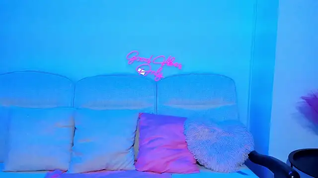 JessicaSky  online show from April 15, 2026, 7:43 pm