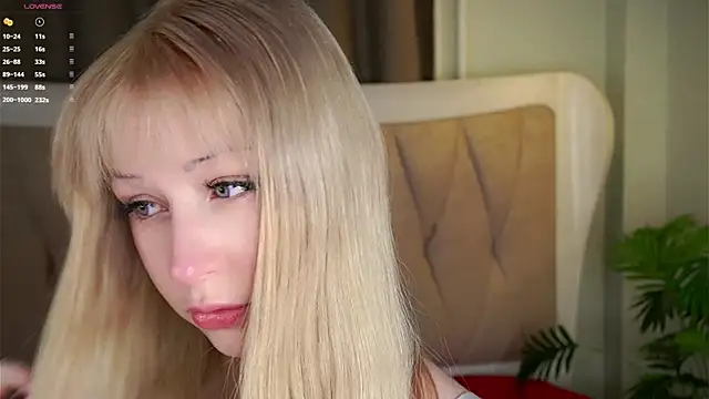 Snapshot of MarciDarugar chatting on December 1, 2025, 3:06 pm MarciDarugar online show from December 1, 2025, 3:06 pm