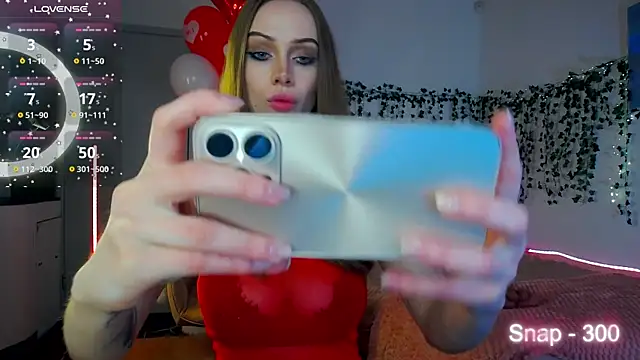 Snapshot of EvaLone1 chatting on February 13, 2026, 8:49 pm EvaLone1 online show from February 13, 2026, 8:49 pm