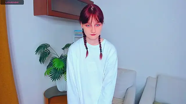 KatyKufel online show from October 11, 2025, 6:50 pm