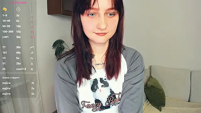 KatyKufel online show from November 28, 2025, 6:43 pm