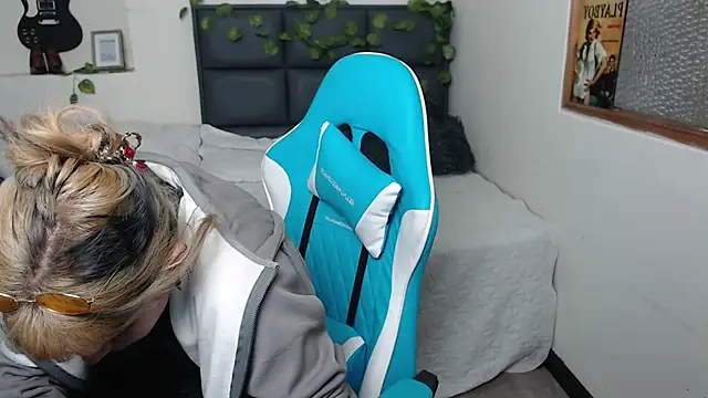 Snapshot of Amnesia_ chatting on September 23, 2025, 12:41 pm Amnesia online show from September 23, 2025, 12:41 pm