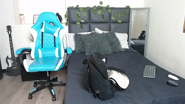 Snapshot of Amnesia_ chatting on September 26, 2025, 1:04 pm Amnesia online show from September 26, 2025, 1:04 pm