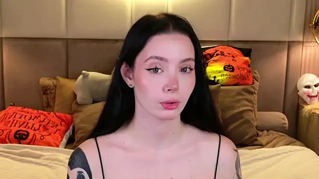 Goldy Stark online show from November 2, 2025, 8:33 pm