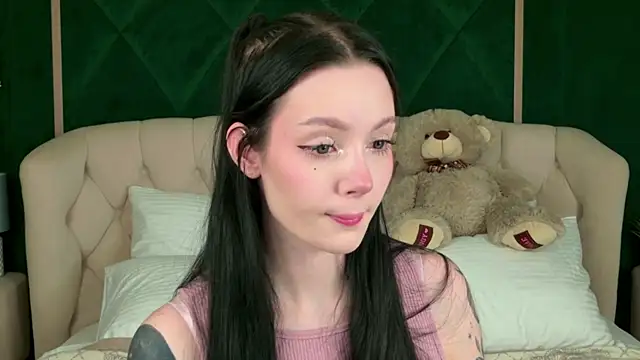 Snapshot of Goldy_Stark chatting on February 6, 2026, 8:45 pm Goldy Stark online show from February 6, 2026, 8:45 pm