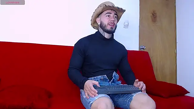 Snapshot of tommyblessd1 chatting on September 14, 2025, 6:23 am tommyblessd1 online show from September 14, 2025, 6:23 am